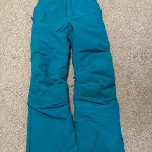 Teal snow pants, perfect for skiing or sledding! Good quality! Children’s size 8